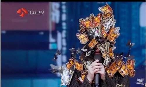  留给|昨晚的《蒙面唱将》留给我们最大的悬念，也许是去窦唯家蹭饭的唱将