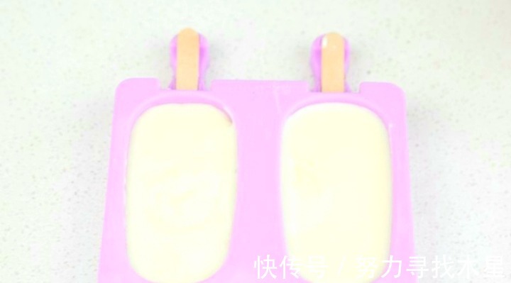 脆皮|手把手教你自制脆皮雪糕,奶香浓郁嘎嘣脆,口感超棒关键还实惠!