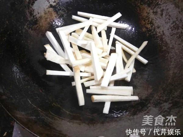 医生不会告诉你，它是强碱性食物，补血防脱发，上年纪的人要多吃