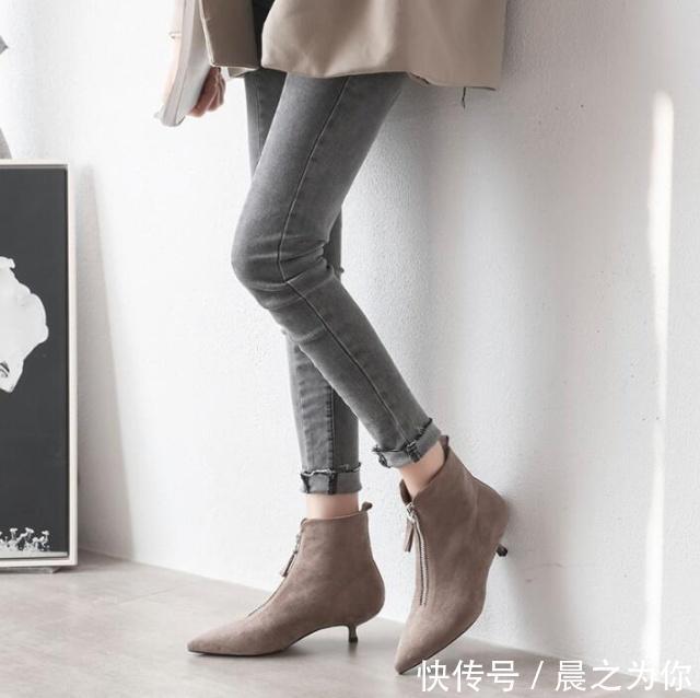 马丁靴 精致的尖头设计,修饰脚型更显瘦,增加高贵甜美