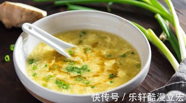 番茄蛋花汤|做蛋花汤,别着急倒蛋液,水开时锅里加“1物”,蛋花好看汤好喝