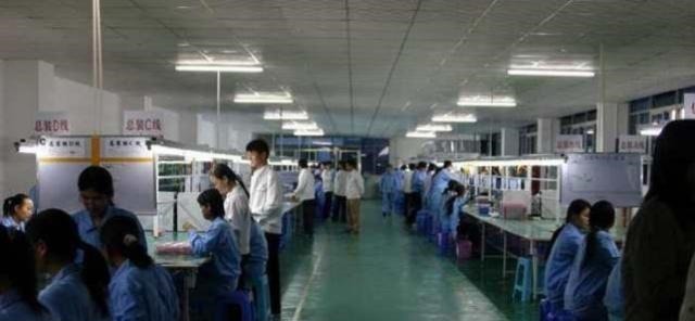 夜班|年轻妹子在富士康上了5年“夜班”，现在变成了什么样子！