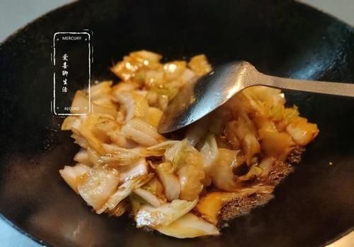  酸辣|这菜新鲜时只做配菜，泡一泡变成主角，简单一炒，酸辣脆爽特开胃