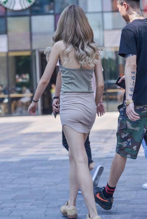 佳作|美女表示时尚不过是一条裙子,却意外变成吸睛佳作