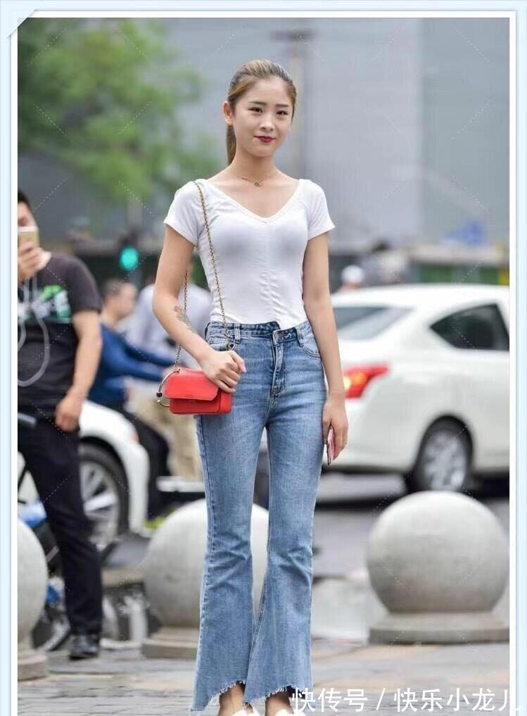 高端大气上档次 打底裤装扮出时尚青春气场,让人感受到与众不同气质