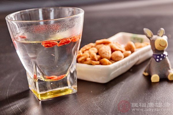 红枸杞和黑枸杞的功效区别有哪些