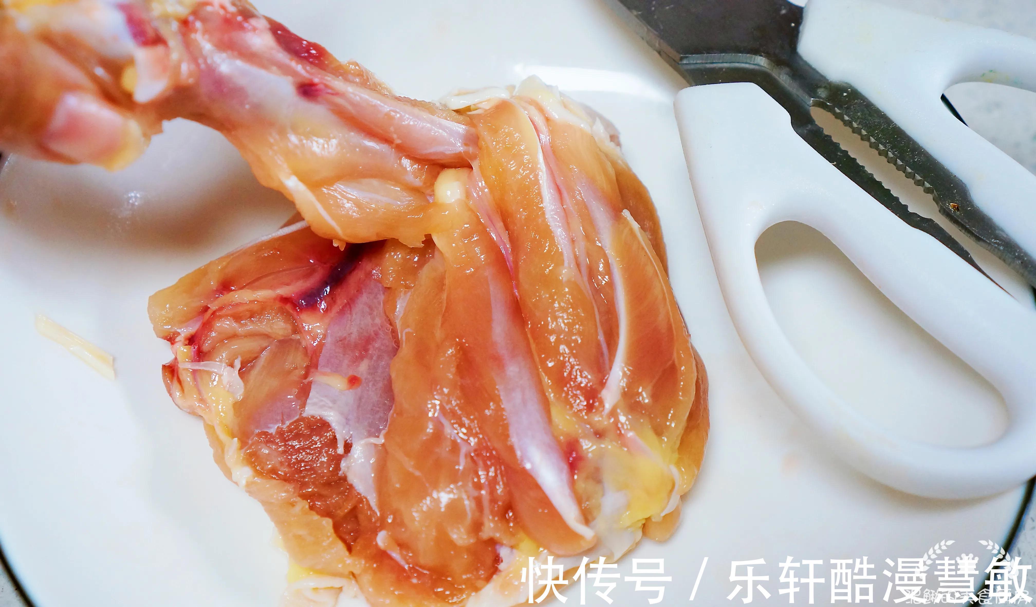 鸡腿|秋天贴秋膘，鸡腿肉的省事做法，饭菜一锅出，好吃又健康