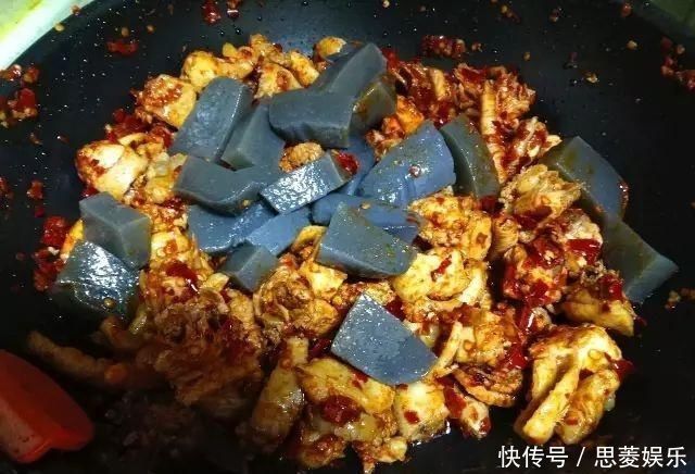 辣子鸡最好吃的做法,大厨教你在家做出来,越吃越上瘾收藏了