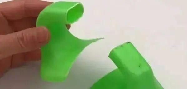 垃圾桶|把洁面瓶放到垃圾桶里,不需要买垃圾袋,一年可以节约数百个