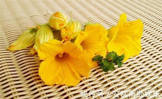 润肤养颜|女性到了中年,常吃3种食物,润肤养颜,延缓衰老,谁吃谁年轻