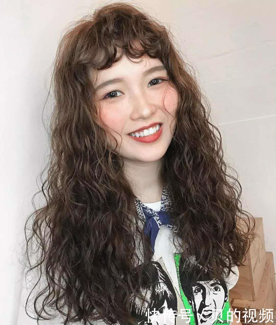 五官|最近很火的羊毛卷适合所有人吗?这三种类型不适合,烫完准后悔