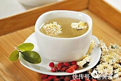 枸杞菊花茶|枸杞配菊花，功效太神奇了！