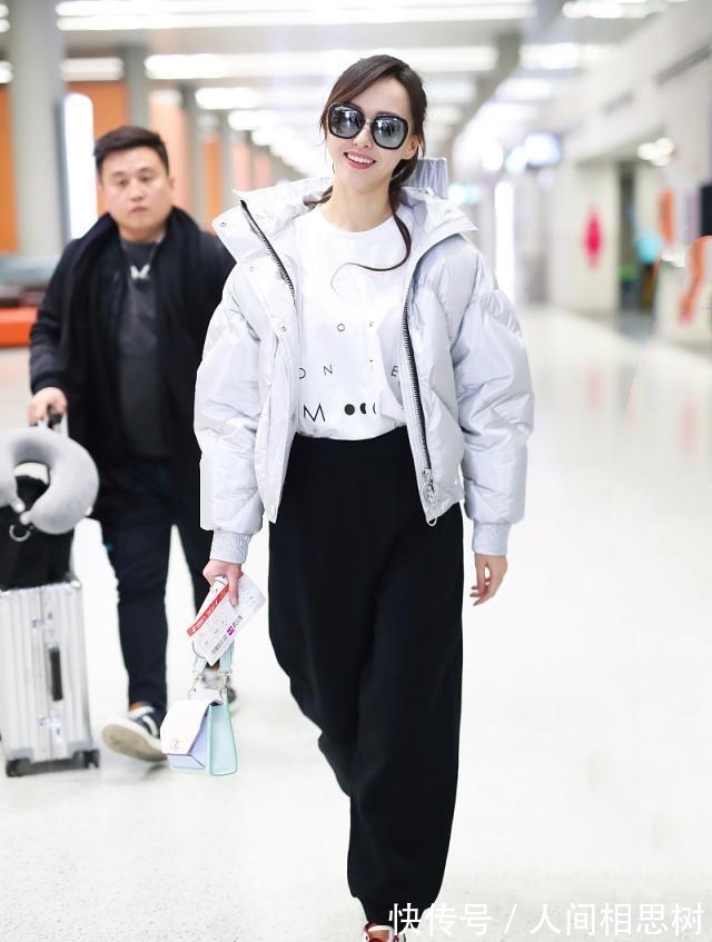 高跟鞋 阔腿裤终于失宠了,现在流行的是“慢跑裤”,舒适显瘦还特别减龄!