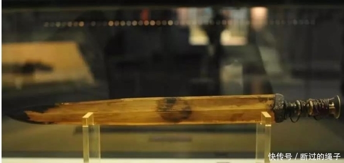 考古专家,花150万买下一把宝剑,被人认为赝品,如今值10亿