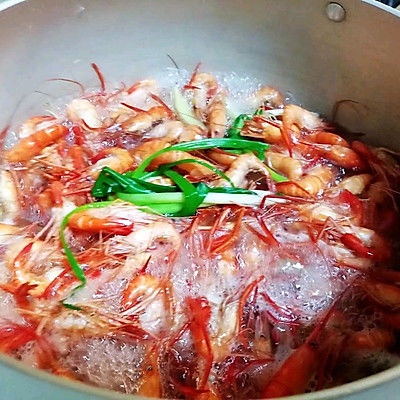 家常菜盐水河虾