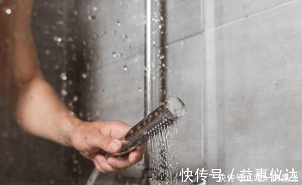 厕所是家里最要命的地方,几招让你多留个心眼,为家人学学