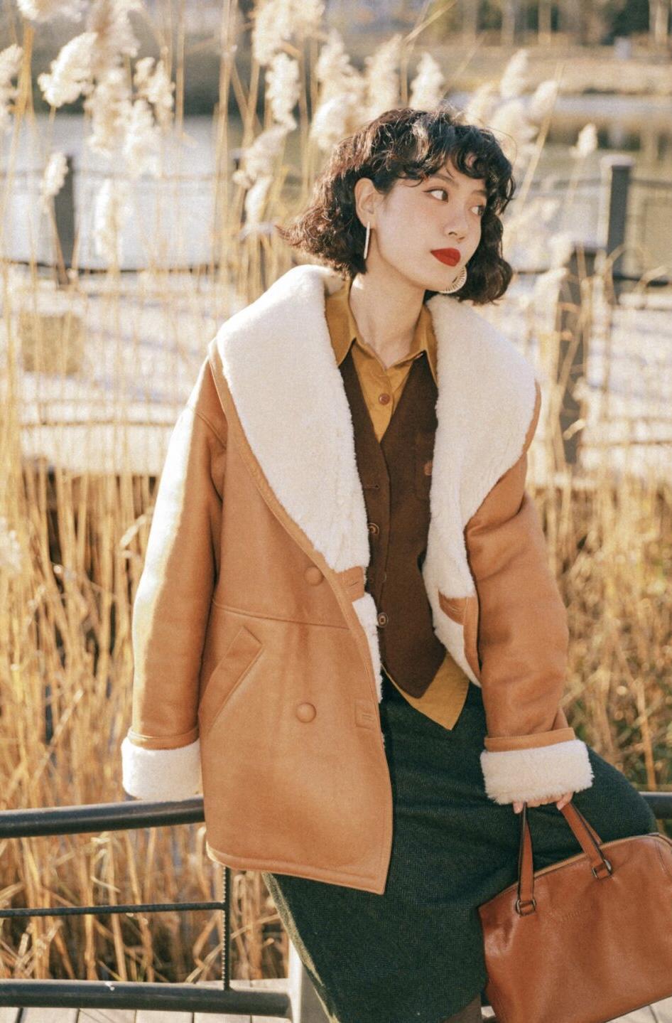 潮酷girl不容错过的“皮毛一体外套”,建议入手,上身即好看