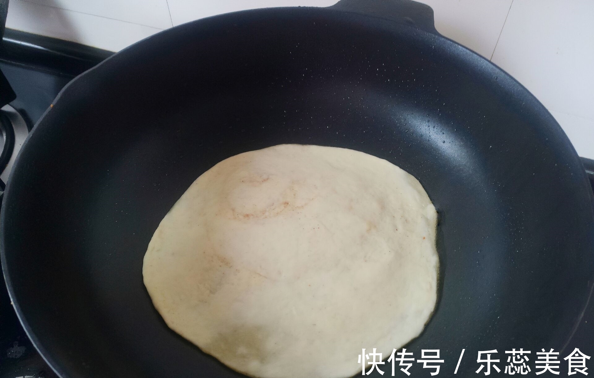 好吃|教你自制酱香饼,比买的还好吃,酱料讲解详细,学会可以开店了