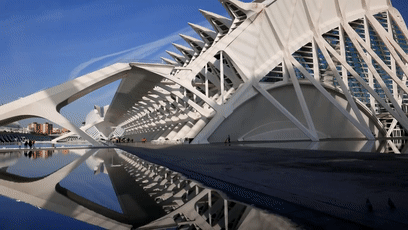 建筑|唯有鬼才,才敢让建筑飞起来!