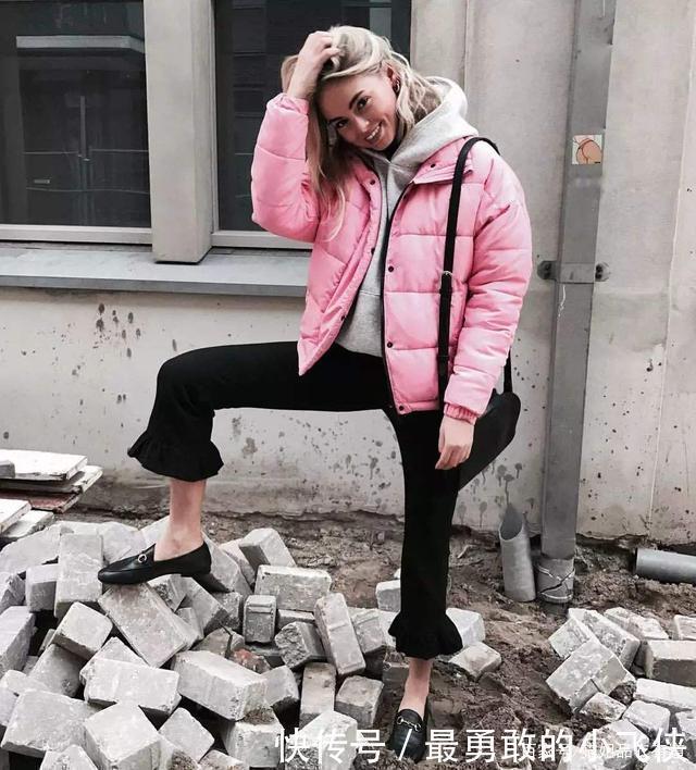 穿羽绒服+卫衣如何不臃肿找对下装是关键,4种显瘦搭配送你