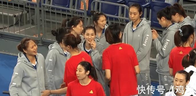 铜牌|姚迪高举冠军奖杯!袁心玥龚翔宇热聊,赖亚文颁奖,铜牌队黑脸