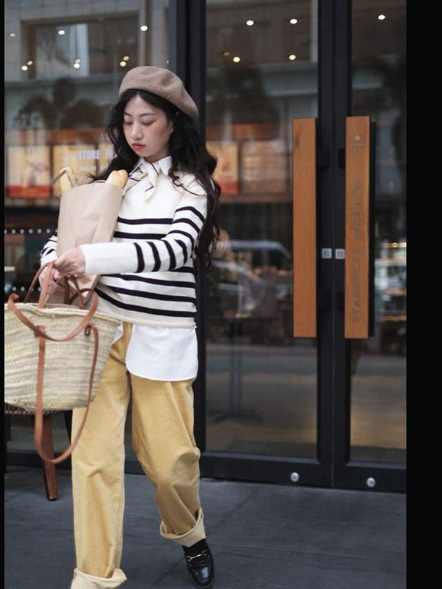 条纹上衣 想要穿出日杂风?不如试一试混搭,条纹上衣+直筒裤,实用又百搭