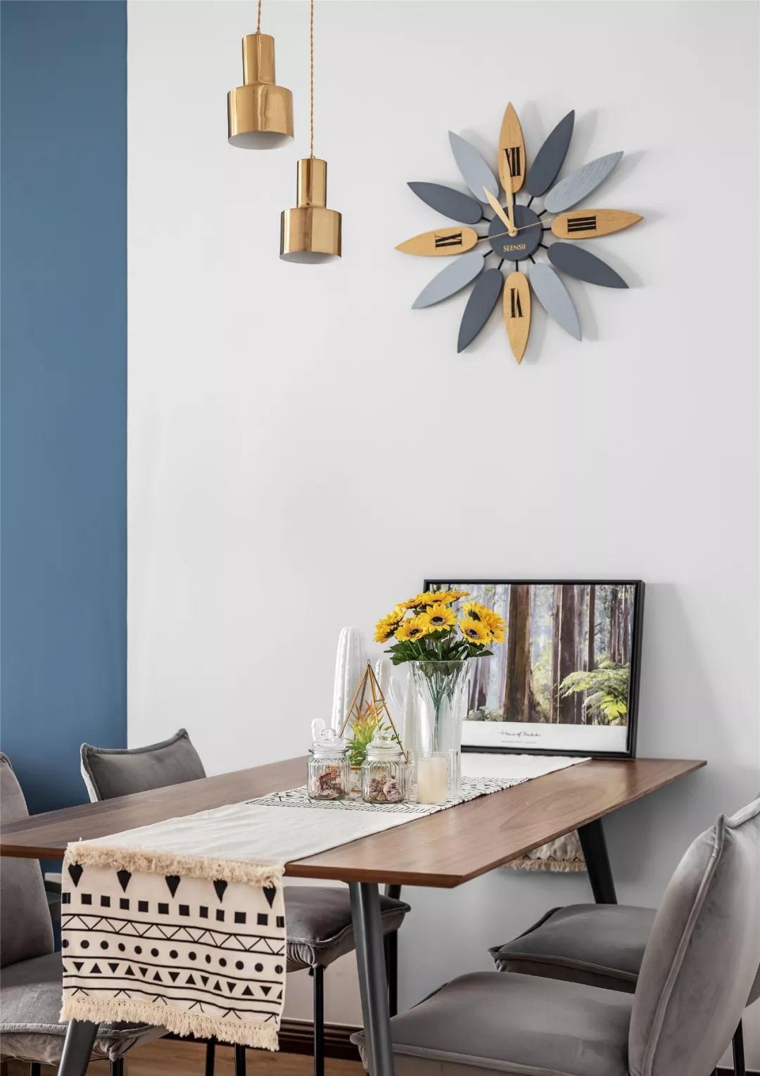 客厅|6万改造70㎡两室旧房,6大功能区齐全,还有私人影院和休闲阳台