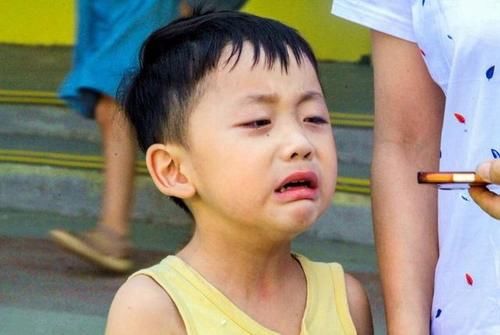 幼儿园|3岁并非孩子上幼儿园最佳年龄，送错了娃遭罪，大人也受累