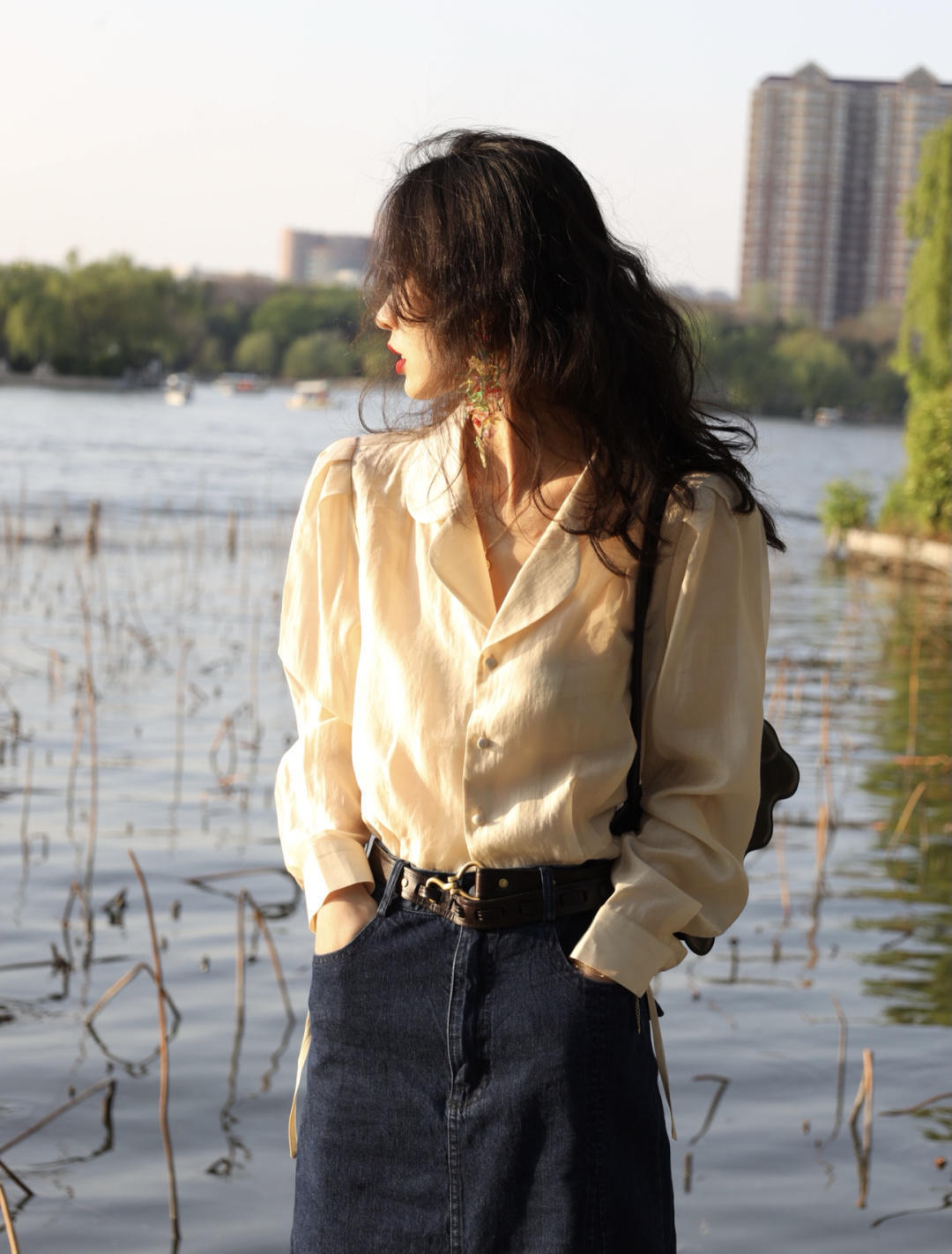 港风女郎|想要穿出七八十年代的氛围感,跟着这样搭就对了!