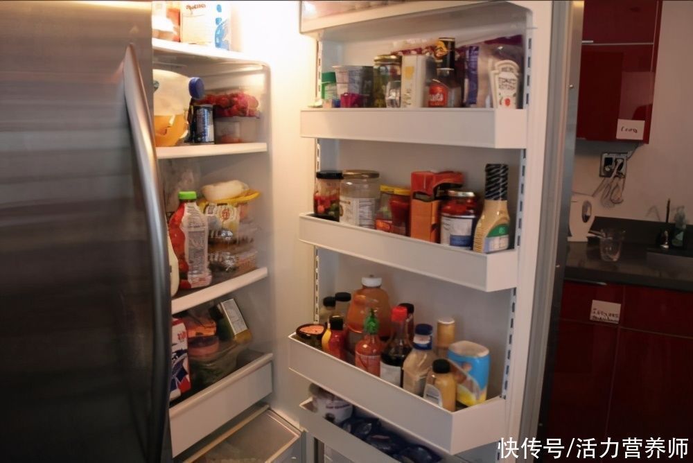 骨松质|人到中老年，预防骨质疏松多吃1种“零食”，关节不疼骨骼好