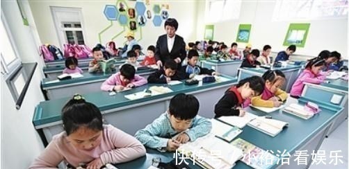 家长们|中小学实行延迟服务，“接送难”看似被解决，实则新问题却出现了