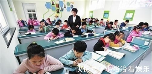 家长们|中小学实行延迟服务,“接送难”看似被解决,实则新问题却出现了