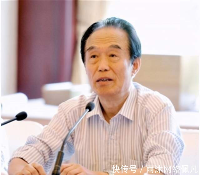 百家讲坛主讲人阎崇年,曾被年轻小伙掌掴,小伙为何还拒绝道歉?