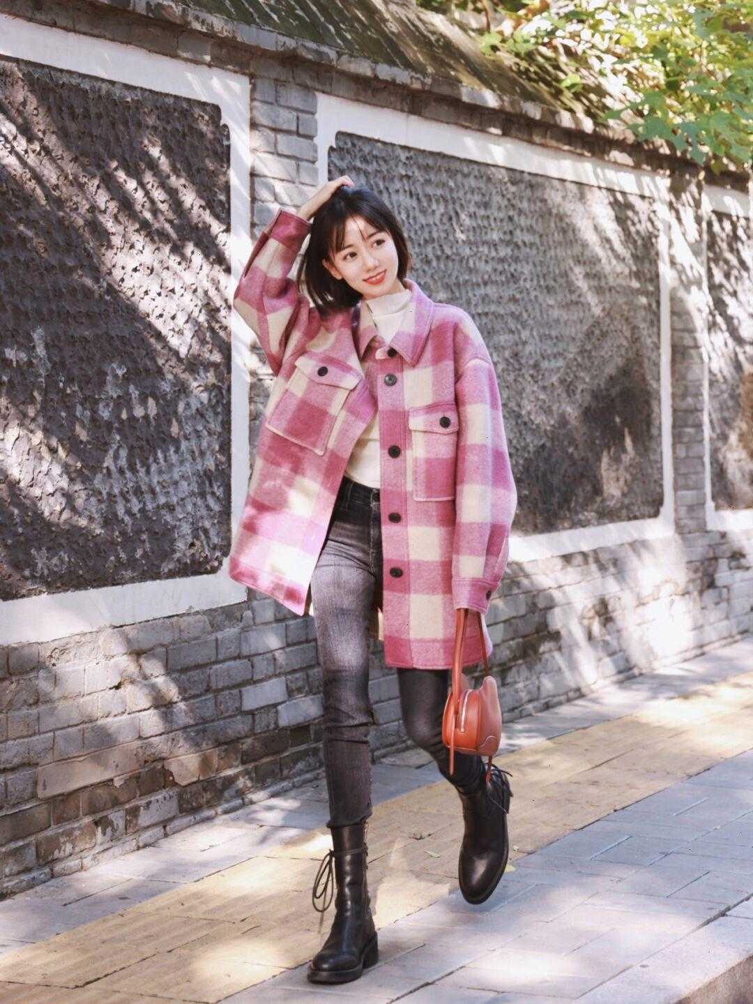 面料 适合冬天选择的粉色单品有很多,码住这“四”款,是真的很时髦