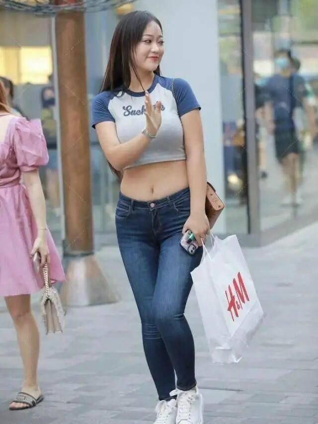 腿粗别依赖牛仔裤,以下几款单品适合你,遮肉显瘦又上档次