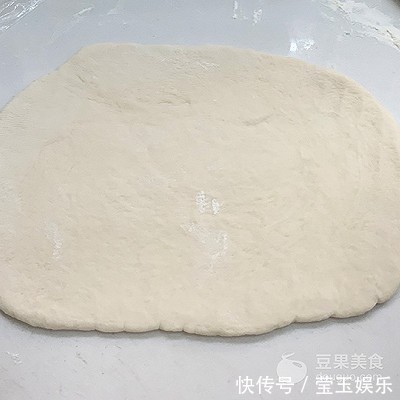 厚底大披萨PIZZA，从此B胜客可以走一边去了