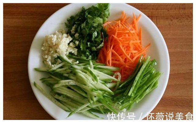 喜欢吃豆芽记得收藏，学会这种做法，豆芽多汁嫩口，比吃肉还香！