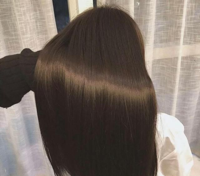 干枯|4个洗头小技巧，让你远离毛躁干枯，气质高级有女人味！