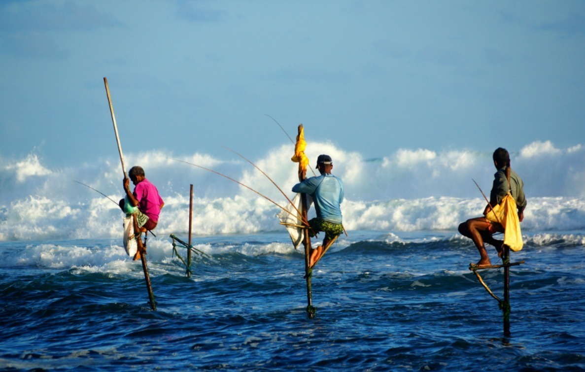 少数民族@此地本是中国土地,却被一国拖着不还,回归后当地人民成特殊民族