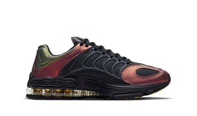 swoosh 耐克20年前「最强跑鞋」回归!现在看依然科幻!