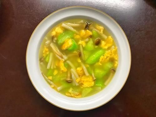 中秋节|晒晒我们家的中秋晚餐，7菜1汤，简单丰盛，网友：满满的仪式感