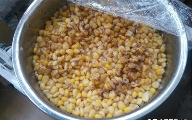 初夏钓鲤鱼,用什么饵料效果好?建议两个类型,四个配方