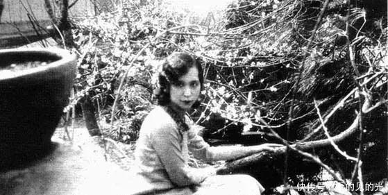 她给了女儿惊世的才情和美貌,为何女儿却恨透了她!