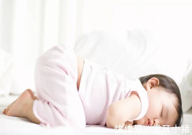 睡眠质量|孩子的五种睡姿，暗示了不同的“性格”！这种睡姿的父母最有福气