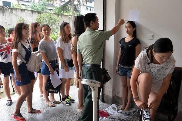 长高|女生的身高会在什么时候定型？家长要多了解