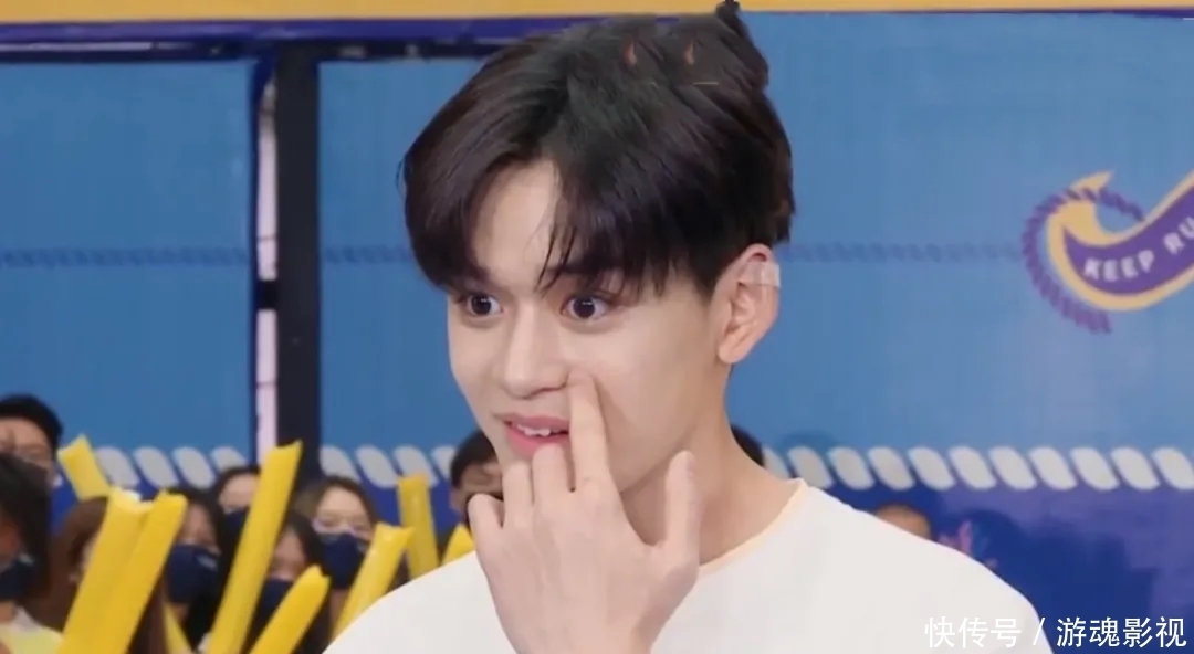 宝藏男孩|《奔跑》黄旭熙是宝藏男孩?节目中的表现让网友弹幕夸奖