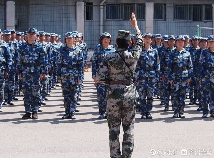 军训|青春气息爆棚，山东师范大学数千新生刻苦军训