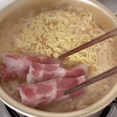 金针菇肥牛快手面