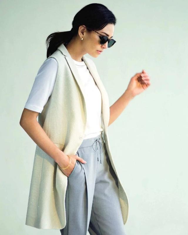 奔五女人别瞎穿,45岁日本博主私服太美了,这才叫真正的优雅大气