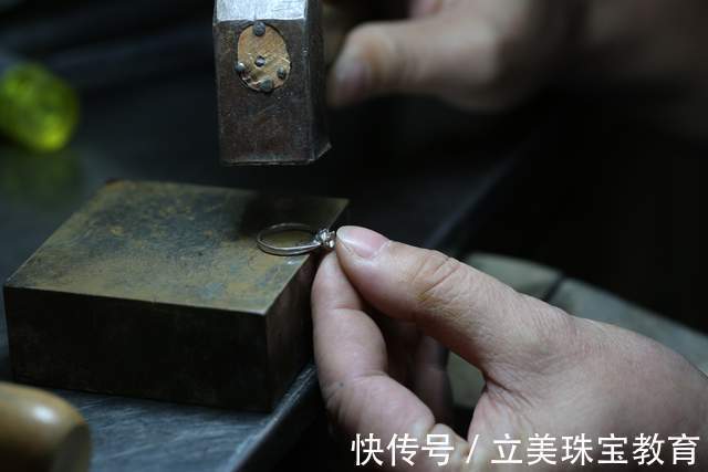 戒托|戒指想要改大或者改小可以去哪里进行珠宝维修修改?